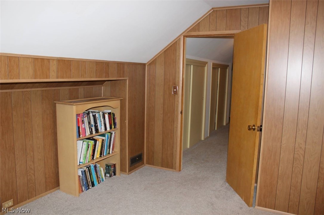 1565 Crest Road Cleveland, OH 44121 - Photo 26 of 31