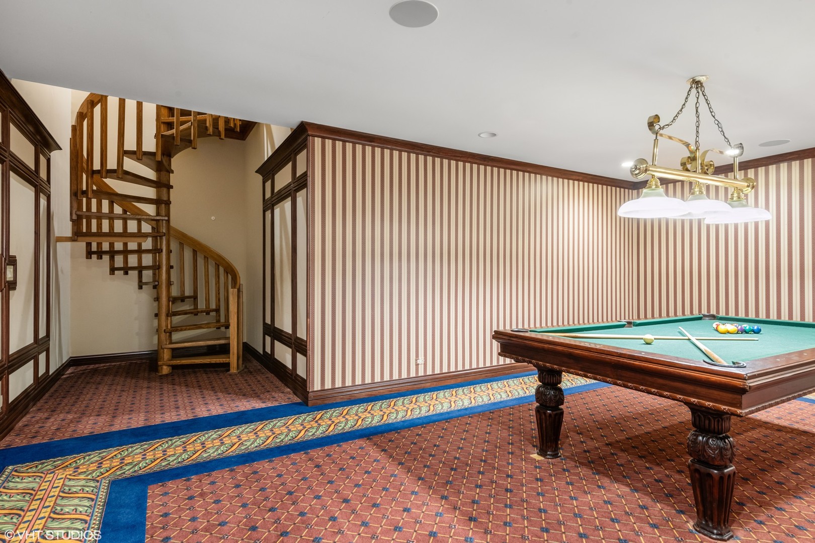 560 Oak Knoll Road Barrington Hills, IL 60010 - Photo 54 of 69 a view of a livingroom with furniture