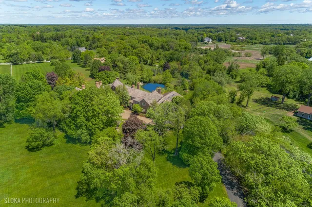 $2,900,000 | 560 Oak Knoll Road, Barrington Hills, IL 60010