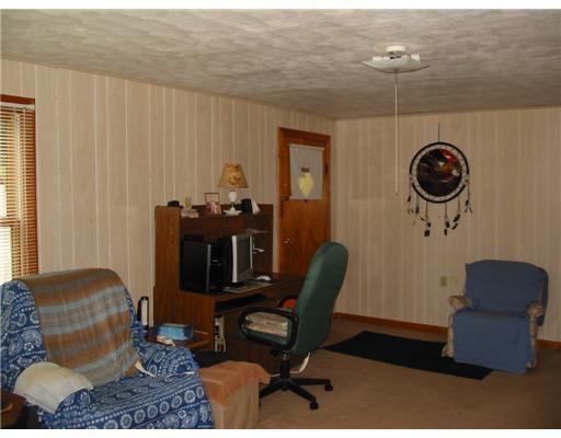 604 Bruin Road Petrolia, PA 16050 - Photo 3 of 10 Living Room.