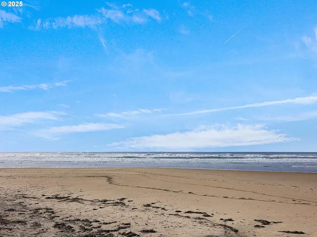 a view of an ocean beach