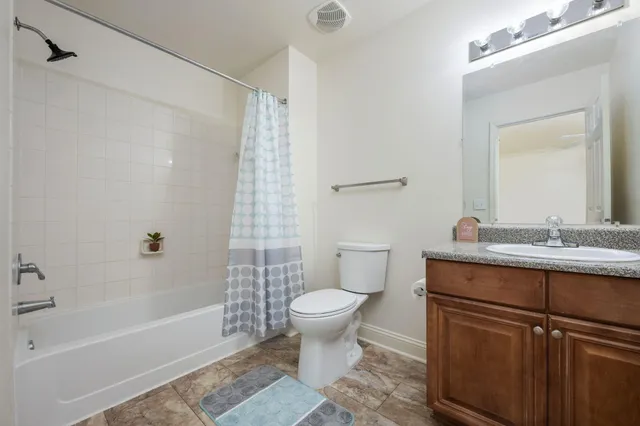 a view of a window in a room