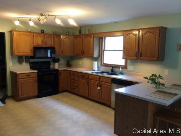 2 Marshall Court Springfield, IL 62712 - Photo 5 of 24