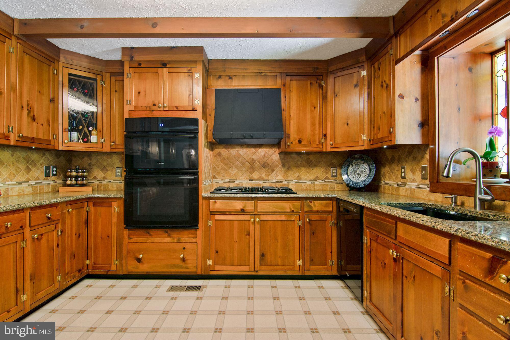13335 Deep Run Mill Road Goldvein, VA 22720 - Photo 3 of 62 Plenty of granite counter space