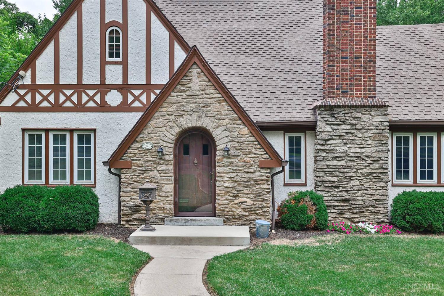 34 Fleming Road Wyoming, OH 45215 - Photo 4 of 63
