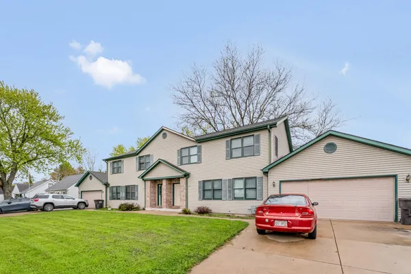 $499,900 | 1925 Beulah Avenue, Unit 1927, East Troy, WI 53120