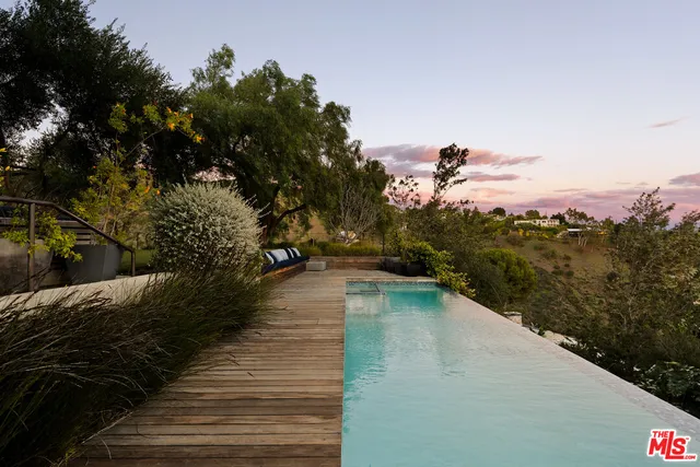 $25,975 | 1406 1/2 North Kenter Avenue, Los Angeles, CA 90049