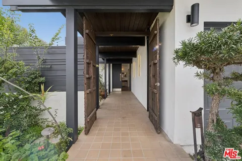 $1,675,000 | 3804 Duray Place, Los Angeles, CA 90008