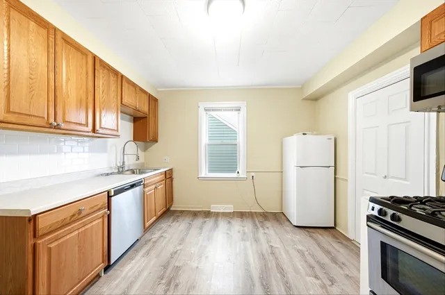 $2,400 | 43 Kent Street, Unit 1, Quincy, MA 02169