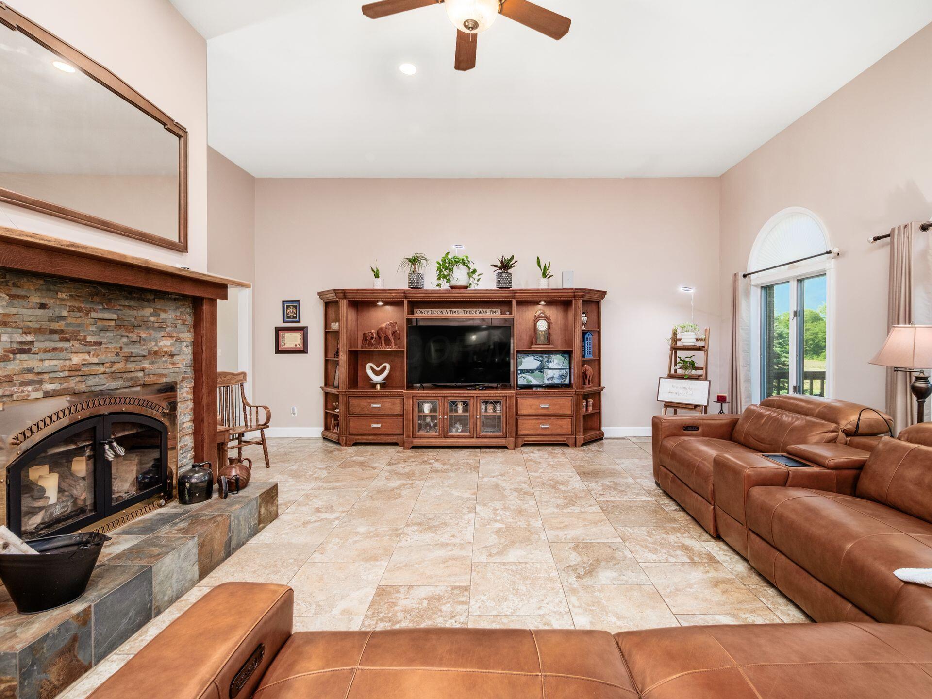 4365 St James Road Waldo, OH 43356 - Photo 11 of 68 Family Room