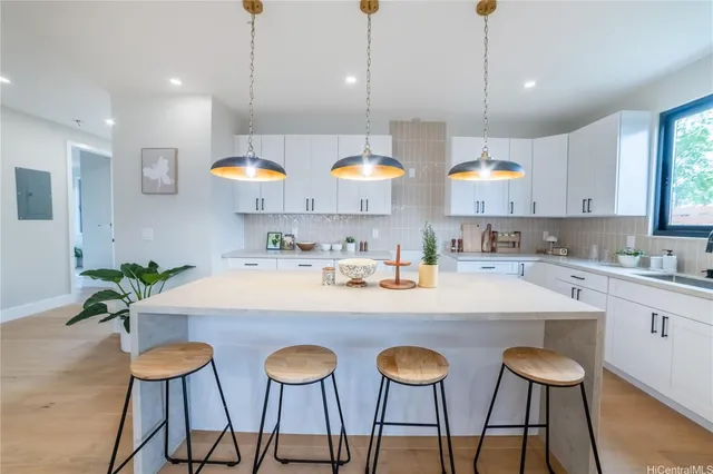 a view of a livingroom and dining room