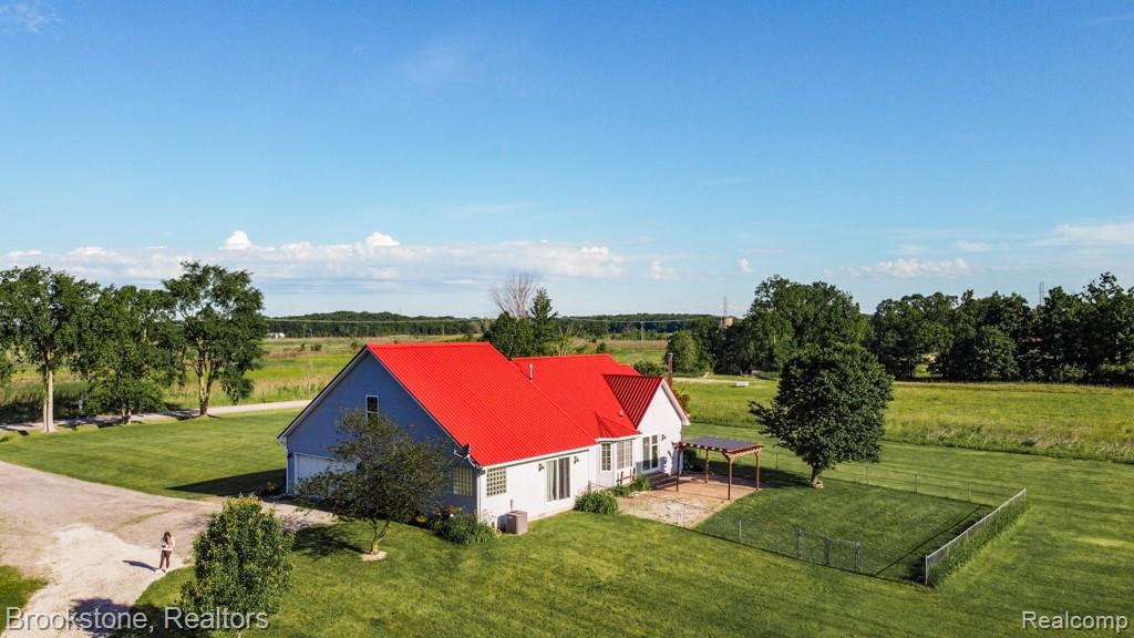 62580 Omo Road New Haven, MI 48048 - Photo 4 of 42 House_Omo-33.jpg