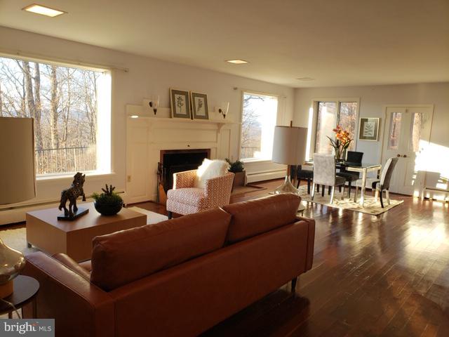 3455 Mar Lu Ridge Road Jefferson, MD 21755 - Photo 11 of 37 Family room