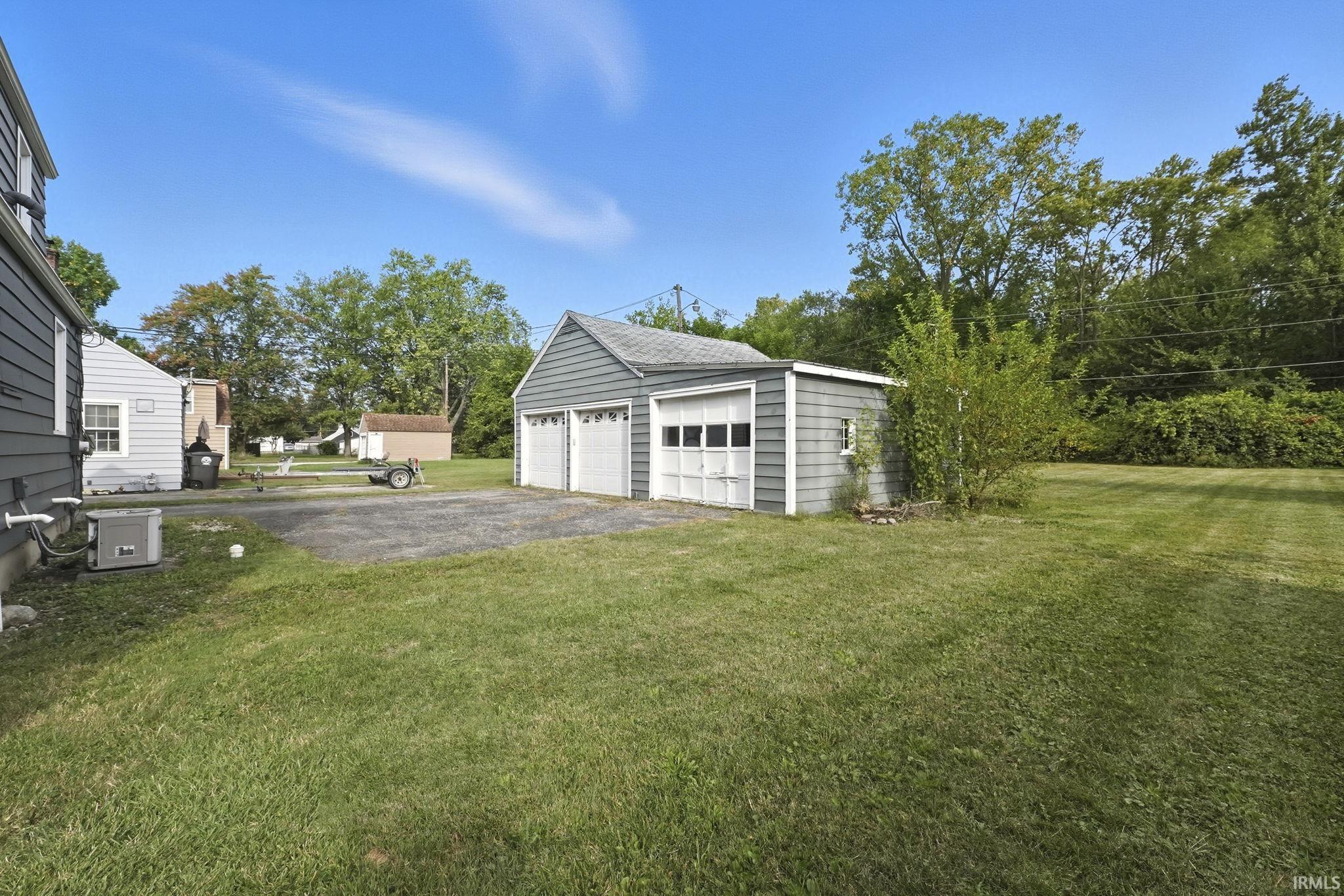 4716 Ridgelane Drive Fort Wayne, IN 46804 - Photo 5 of 32