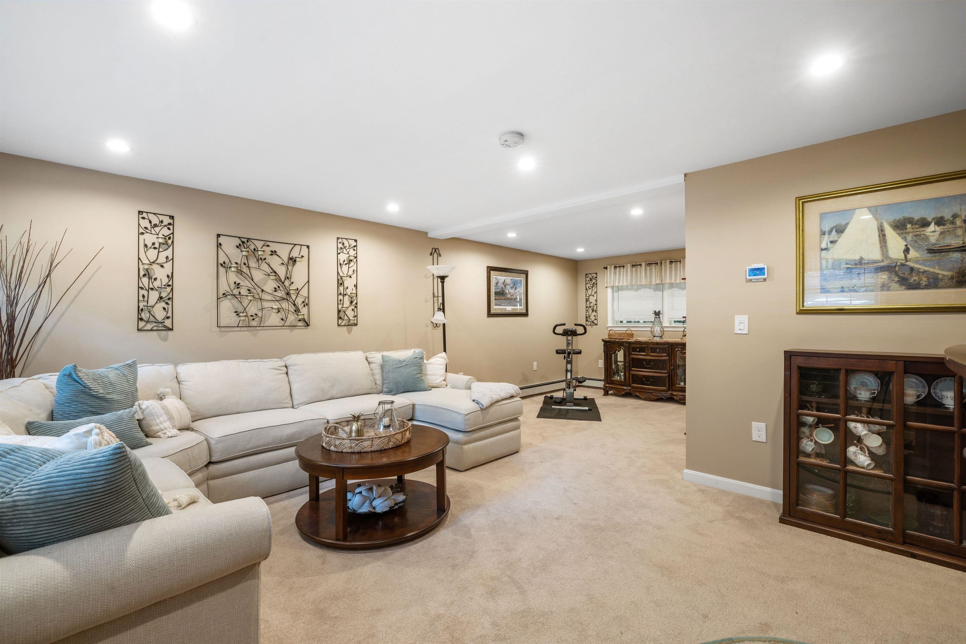 522 Oak Street Manchester, NH 03104 - Photo 19 of 33