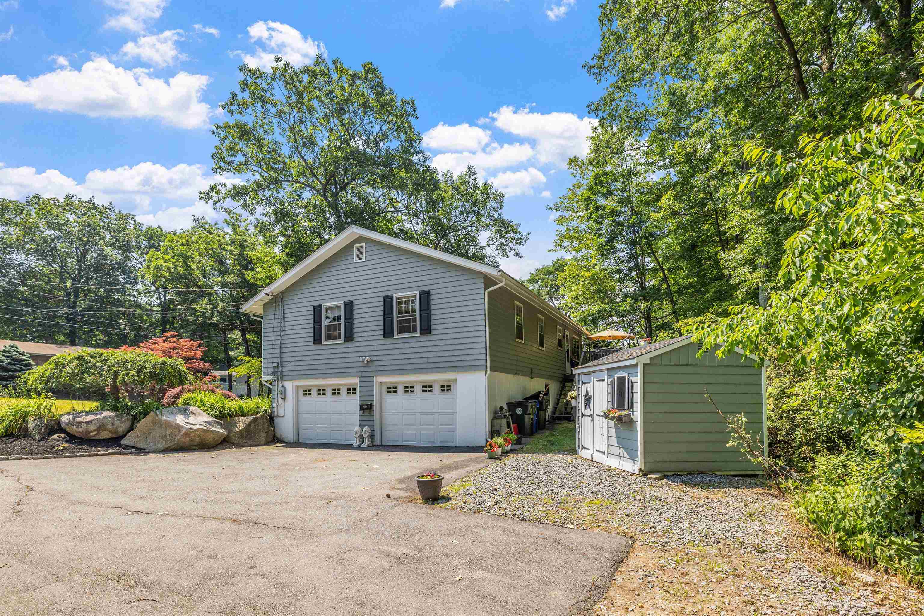 522 Oak Street Manchester, NH 03104 - Photo 23 of 33