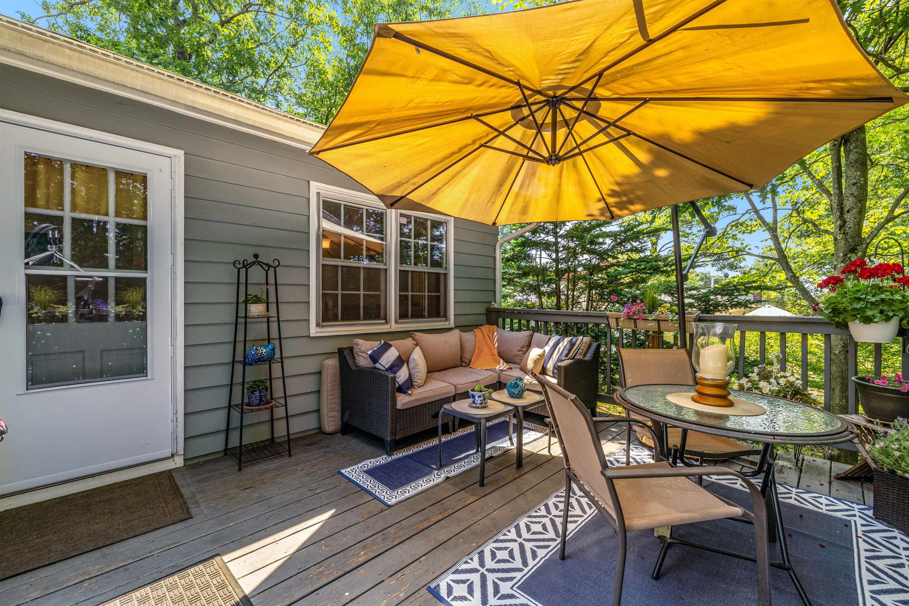 522 Oak Street Manchester, NH 03104 - Photo 26 of 33