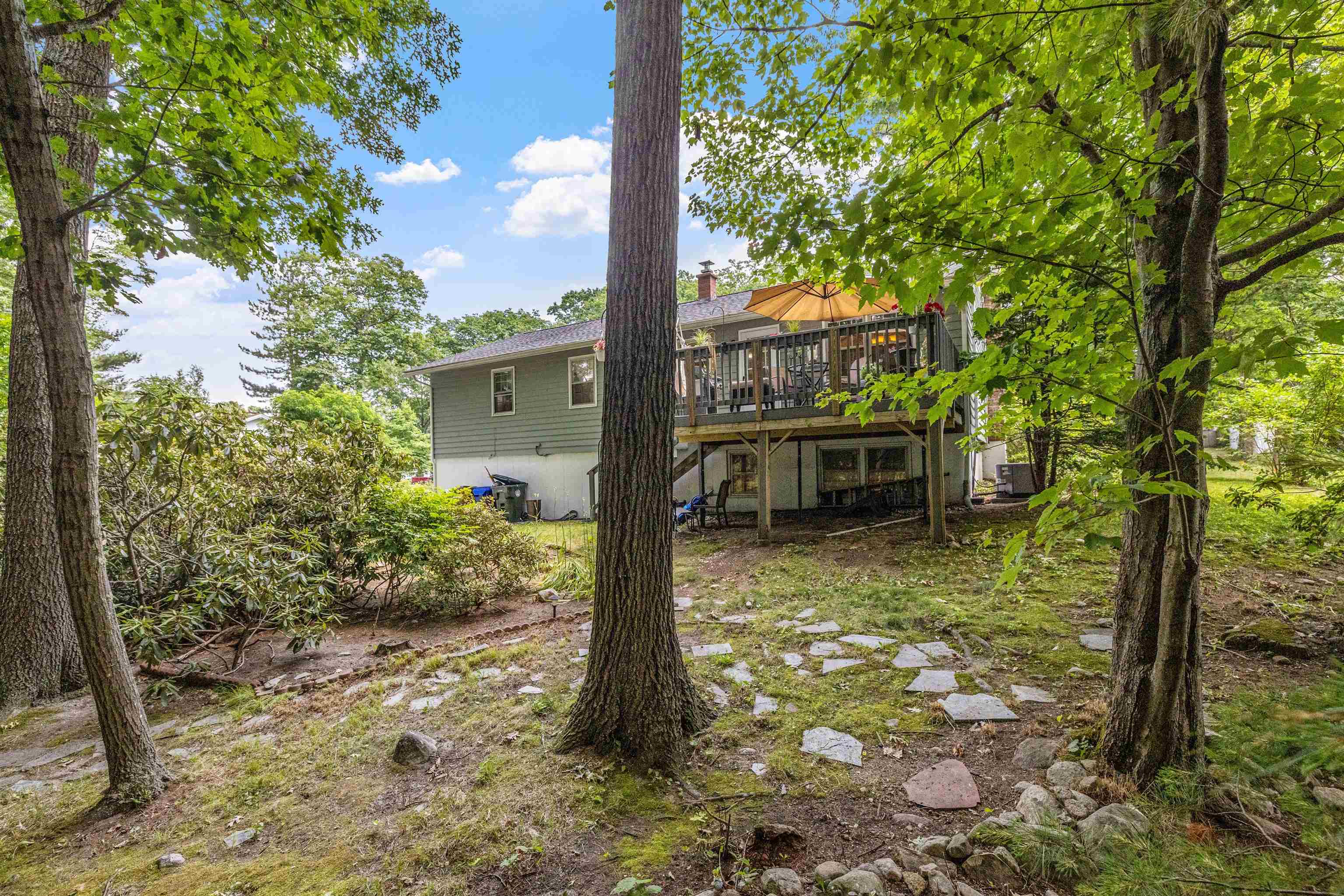 522 Oak Street Manchester, NH 03104 - Photo 27 of 33