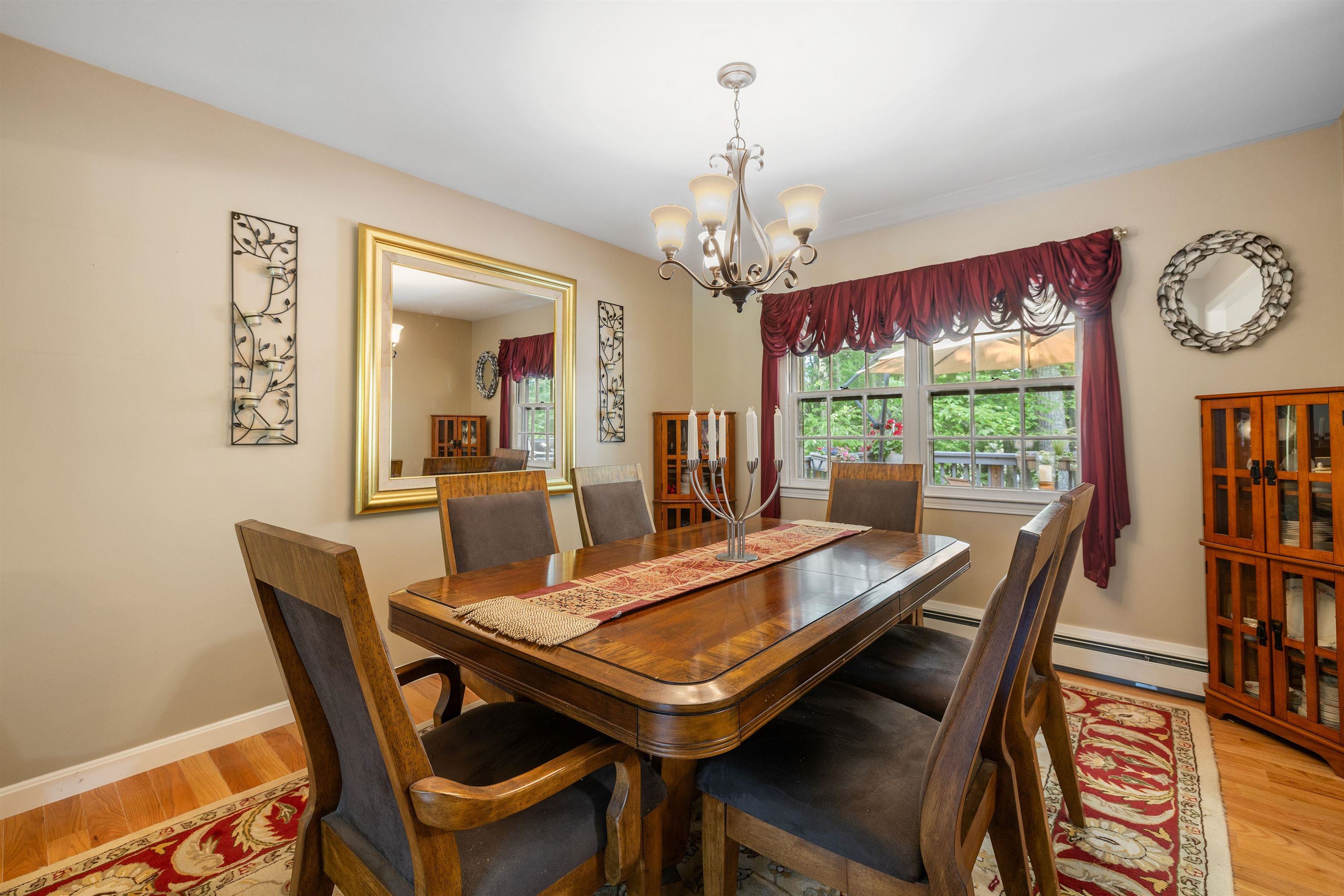 522 Oak Street Manchester, NH 03104 - Photo 6 of 33