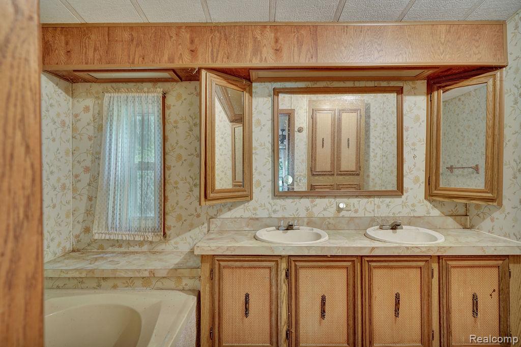 4137 Port Austin Road Caseville, MI 48725 - Photo 16 of 37 DSC07647.jpg