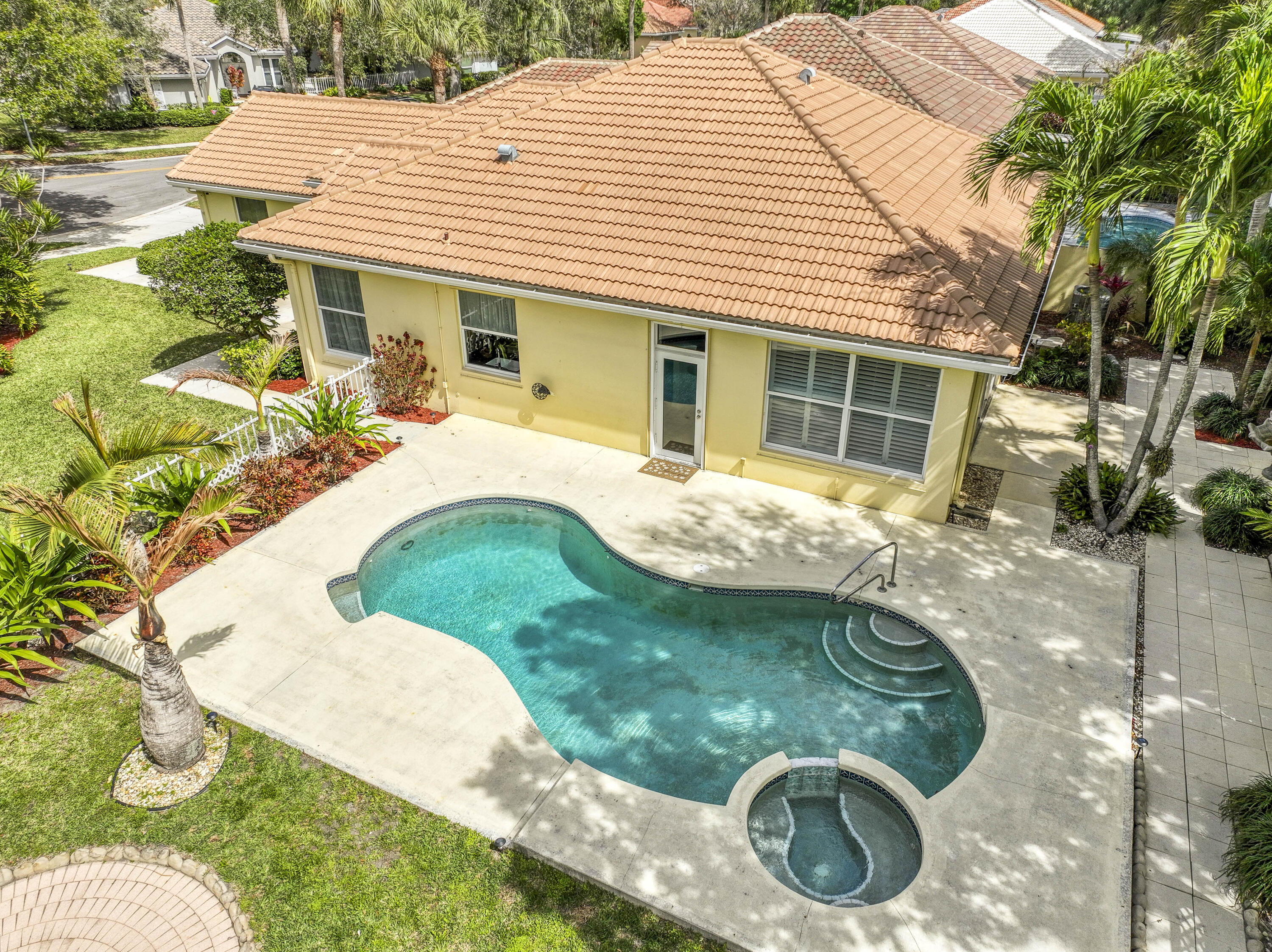 190 South Hampton Drive Jupiter, FL 33458 - Photo 35 of 38 DJI_0818