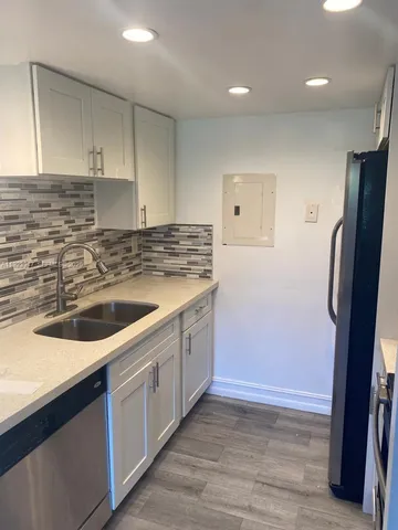 $1,600 | 1089 Benoist Farms Road, Unit 107, West Palm Beach, FL 33411