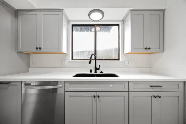 $280,000 | 897 Greenfield Avenue, Hanford, CA 93230