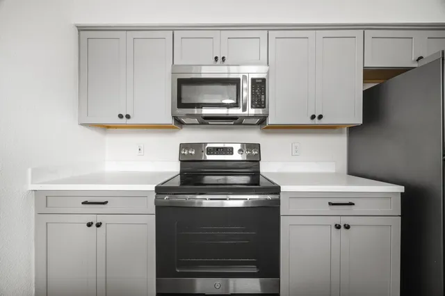 $280,000 | 897 Greenfield Avenue, Hanford, CA 93230