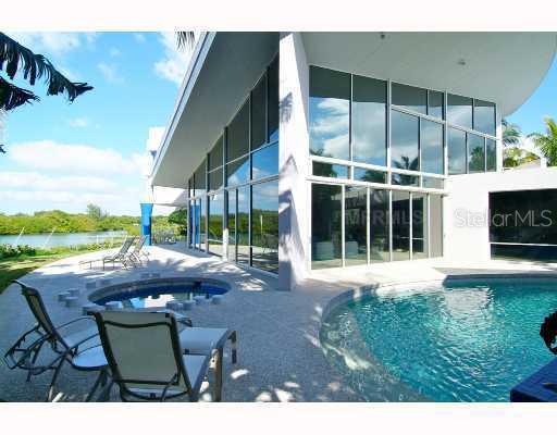 45 Lighthouse Point Drive Longboat Key, FL 34228 - Photo 1 of 1 Exterior Front