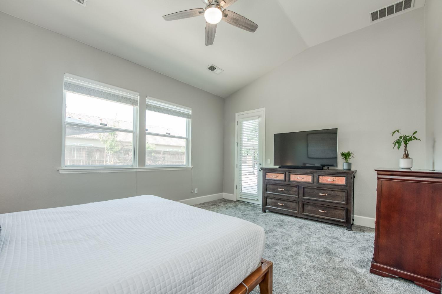 3081 Pico Avenue Clovis, CA 93619 - Photo 15 of 38