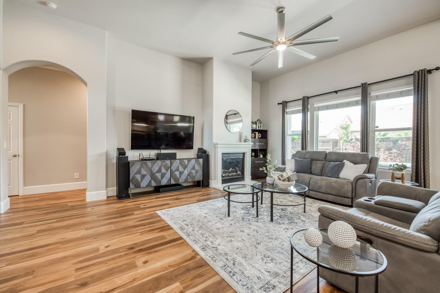 3081 Pico Avenue Clovis, CA 93619 - Photo 5 of 38