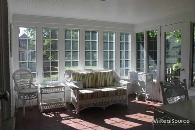 69 Handy Road Grosse Pointe, MI 48236 - Photo 11 of 29 31152786-10.JPG