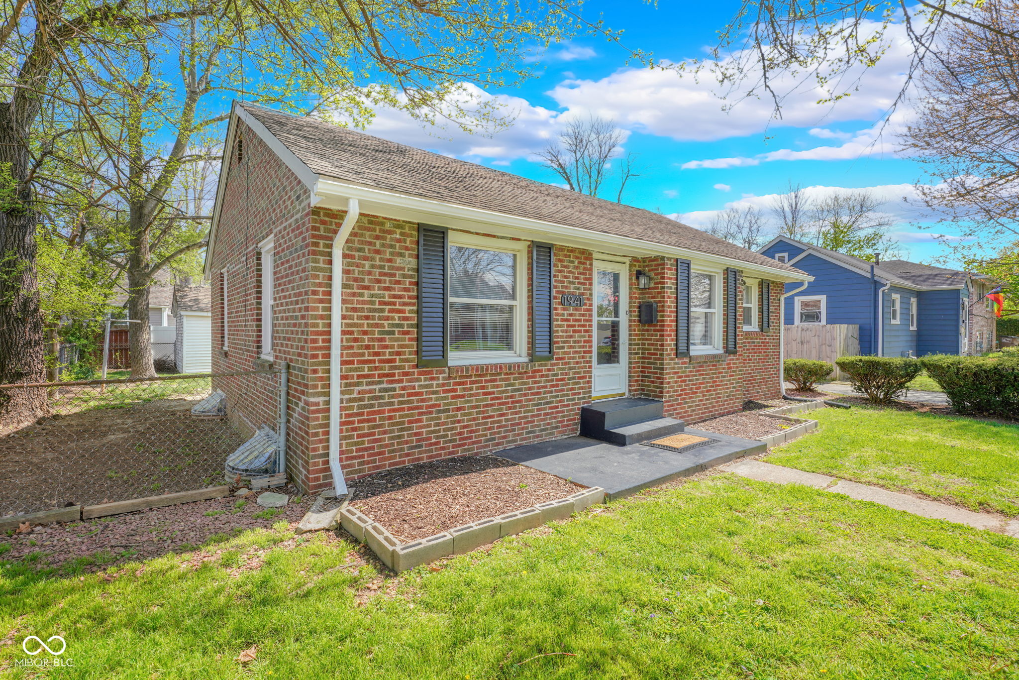 1941 Union Street Columbus, IN 47201 - Photo 2 of 22