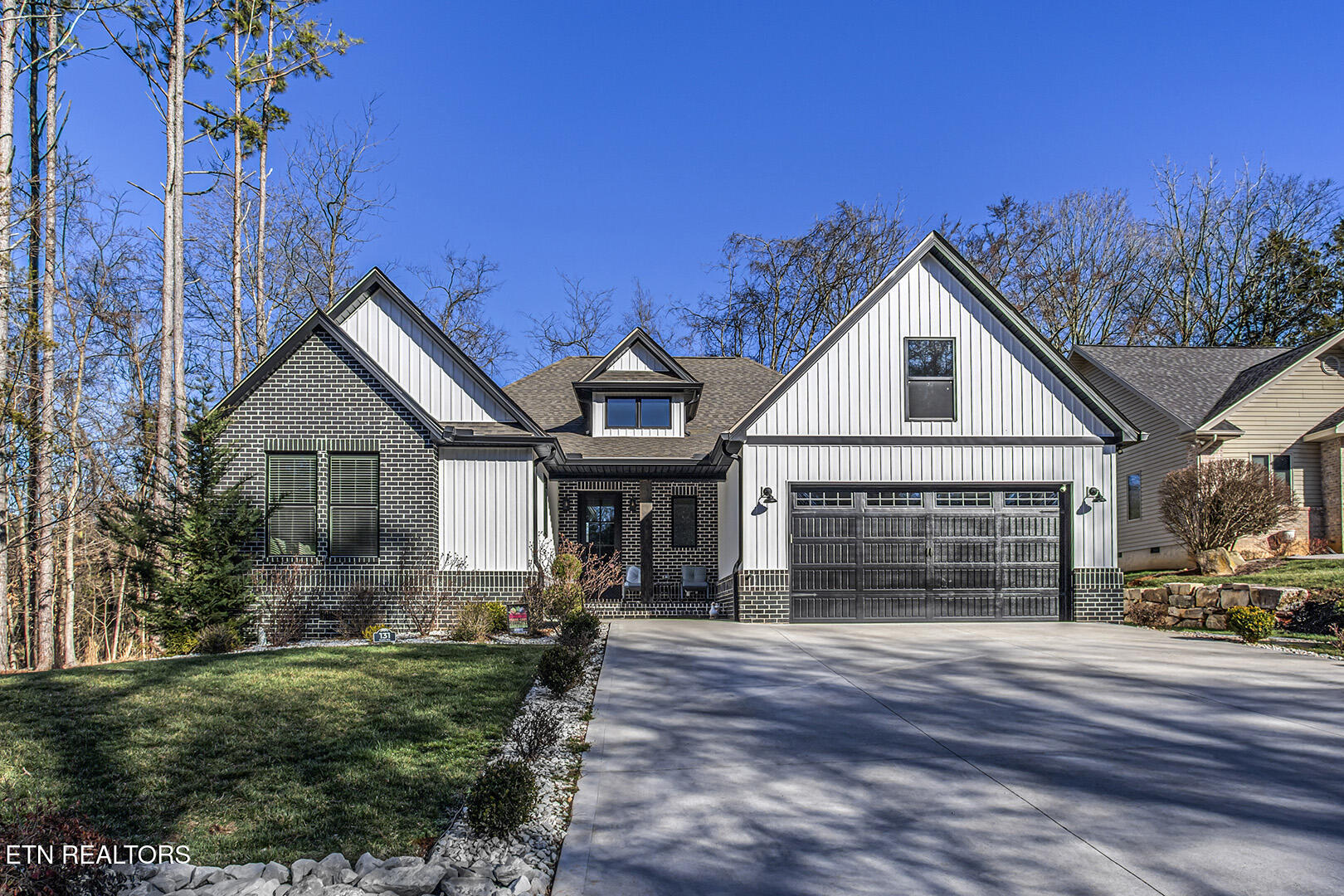 01_131 Dudala Way_Front