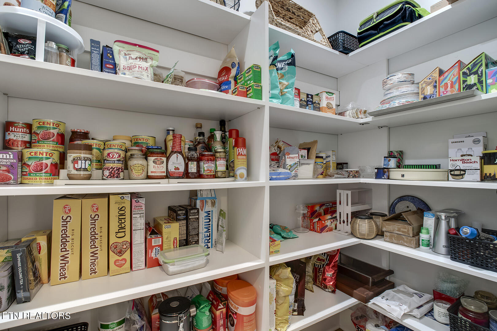 131 Dudala Way Loudon, TN 37774 - Photo 14 of 60 14_131 Dudala Way_Pantry02