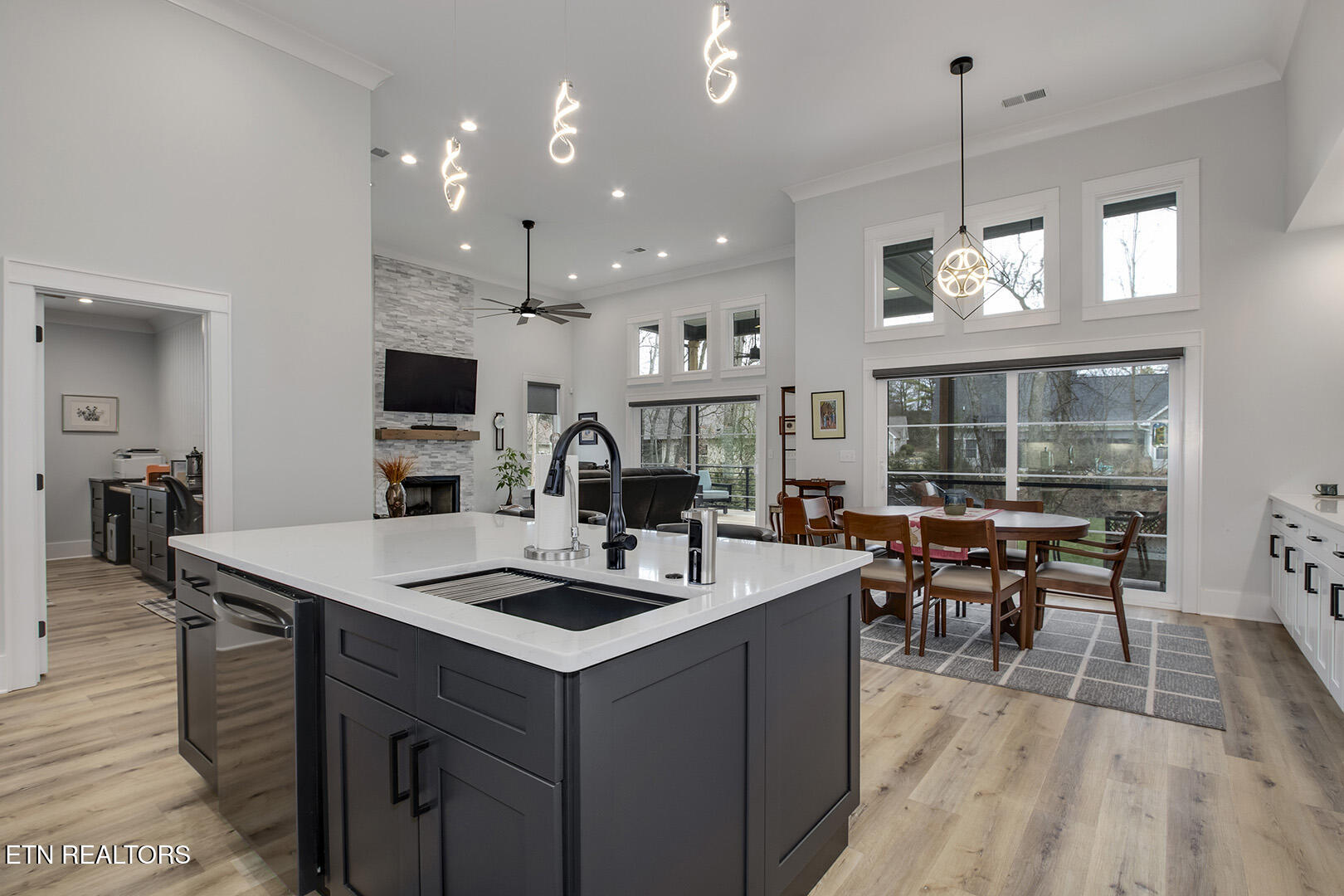 131 Dudala Way Loudon, TN 37774 - Photo 20 of 60 20_131 Dudala Way_Kitchen04