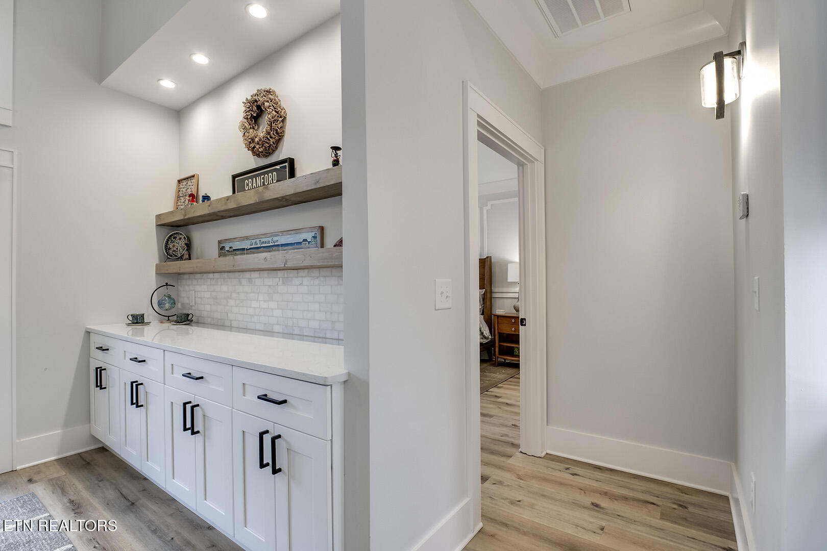 131 Dudala Way Loudon, TN 37774 - Photo 26 of 60 26_131 Dudala Way_SideBar-MasterEntry