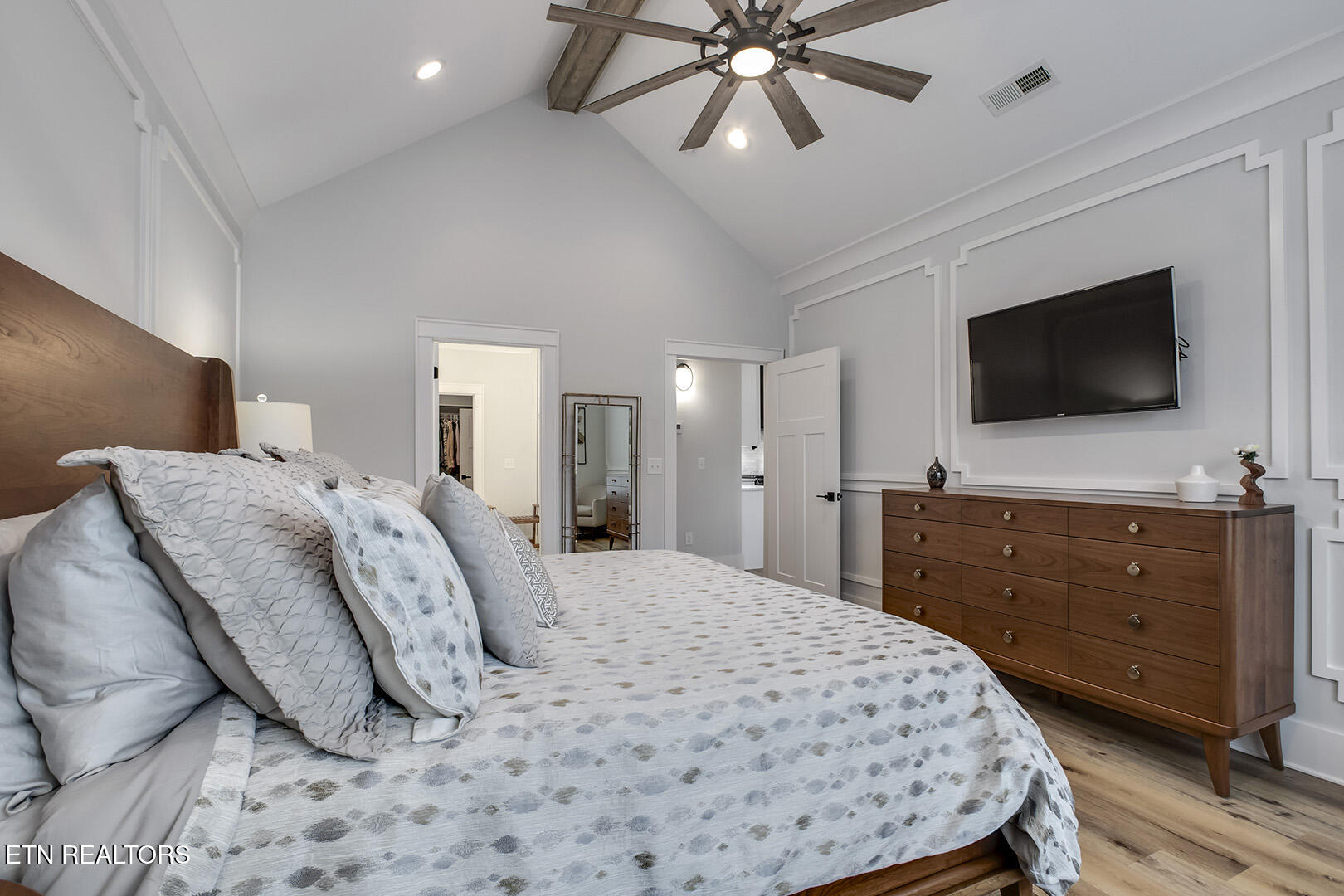 131 Dudala Way Loudon, TN 37774 - Photo 28 of 60 28_131 Dudala Way_MasterBedroom02