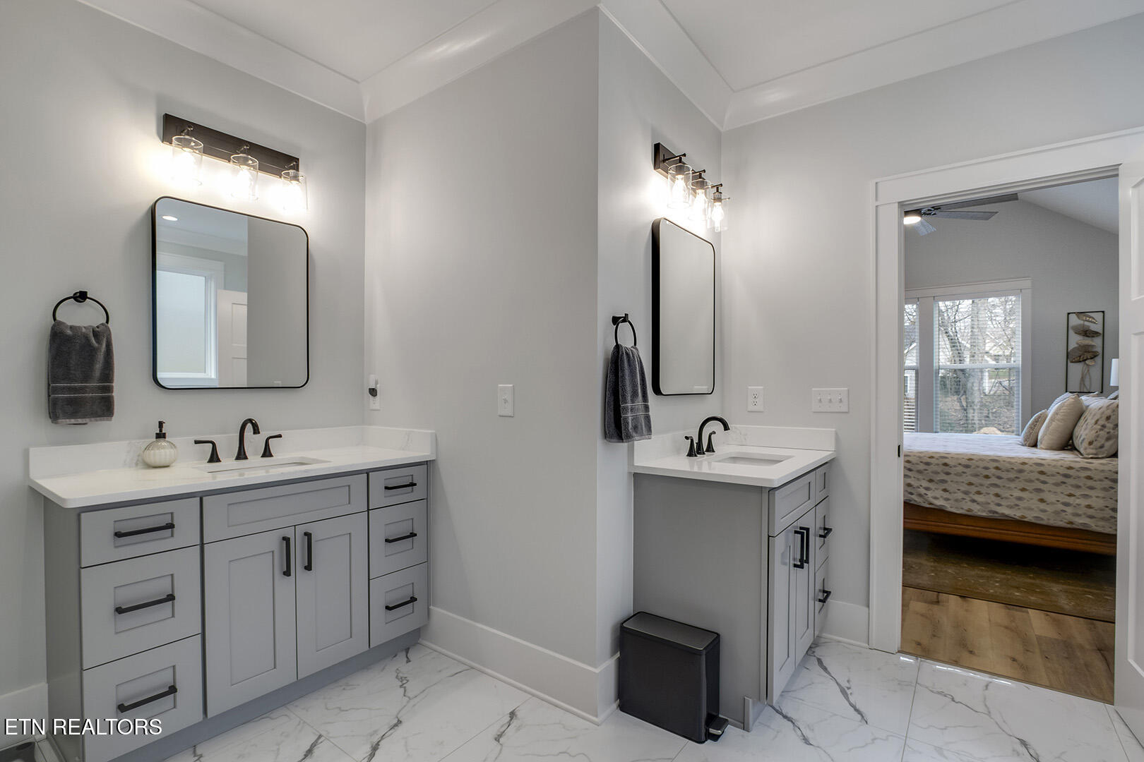 131 Dudala Way Loudon, TN 37774 - Photo 31 of 60 31_131 Dudala Way_MasterBath03