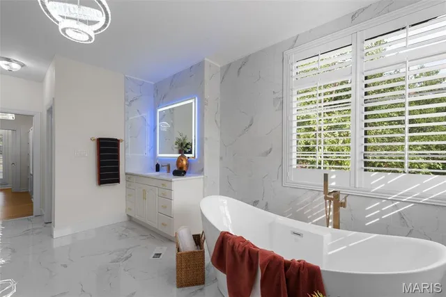 $1,550,000 | 2242 Whitney Pointe Drive, Clarkson Valley, MO 63005