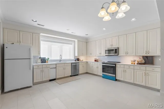 $1,550,000 | 2242 Whitney Pointe Drive, Clarkson Valley, MO 63005