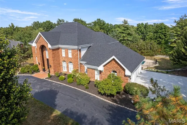 $1,550,000 | 2242 Whitney Pointe Drive, Clarkson Valley, MO 63005