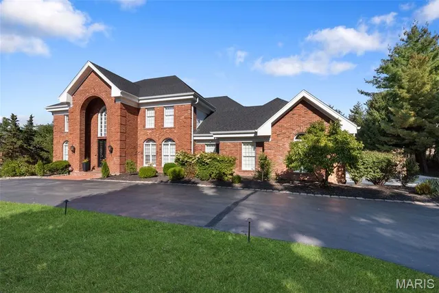 $1,550,000 | 2242 Whitney Pointe Drive, Clarkson Valley, MO 63005