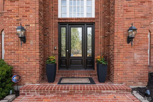 $1,550,000 | 2242 Whitney Pointe Drive, Clarkson Valley, MO 63005