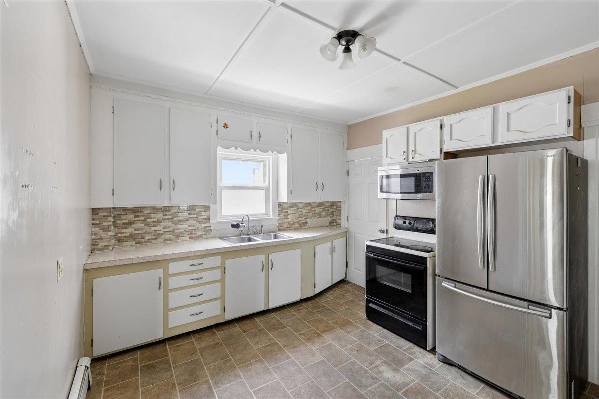 336 Spruce Street Manchester, NH 03103 - Photo 9 of 44
