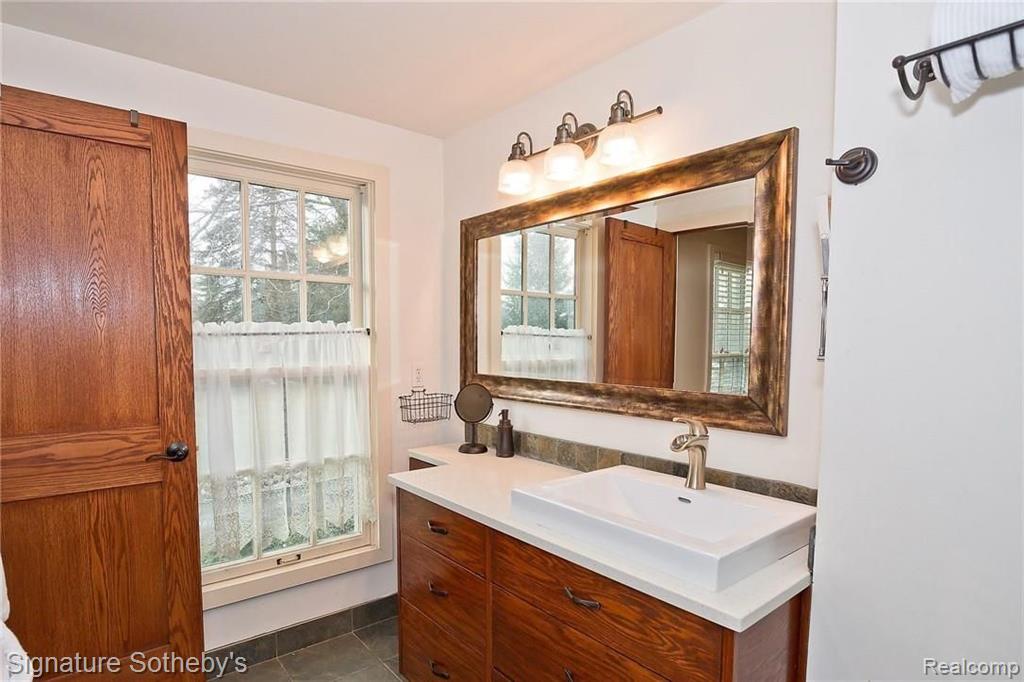 32370 Lahser Road Beverly Hills, MI 48025 - Photo 26 of 42