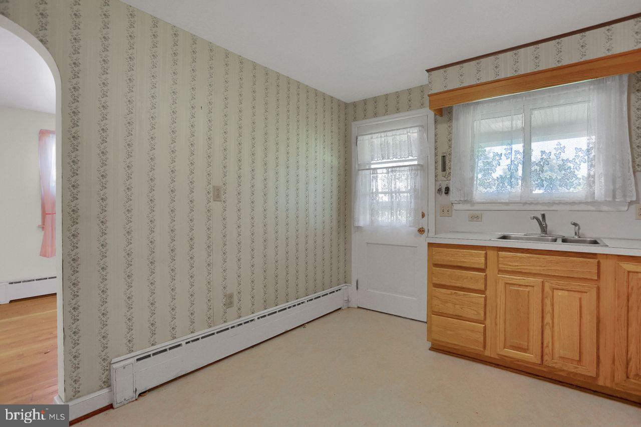 113 Diamond Street Reading, PA 19607 - Photo 14 of 38