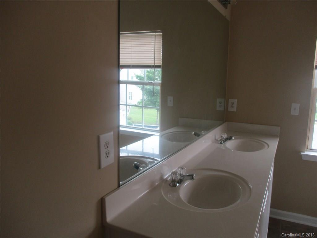11524 Chapeclane Road, Unit 25 Charlotte, NC 28278 - Photo 17 of 28
