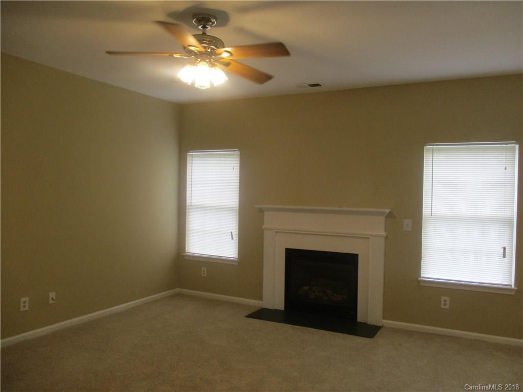 11524 Chapeclane Road, Unit 25 Charlotte, NC 28278 - Photo 4 of 28