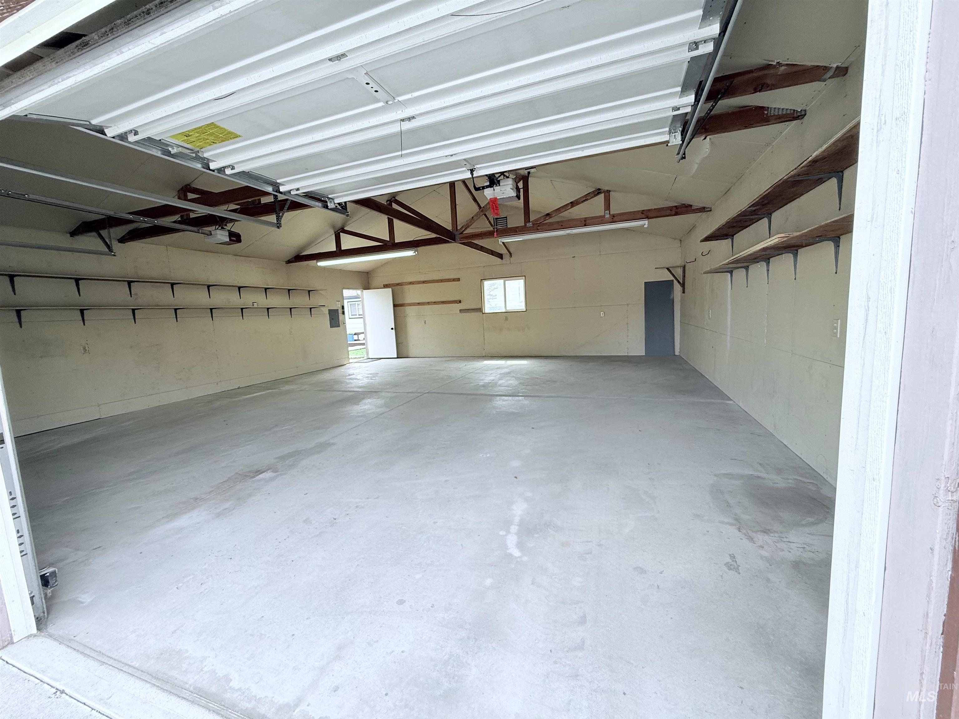 202 East Avenue Wendell, ID 83355 - Photo 21 of 24 View of garage